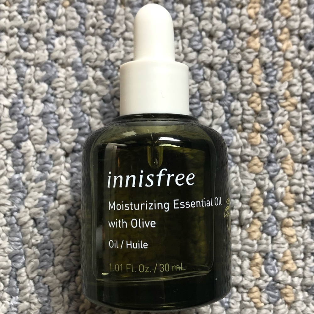 Innisfree Moisturizing Essential Oil with Olive